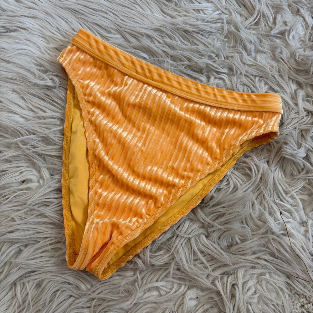 Dippin’ Daisy’s Orange Ribbed Velvet High Waisted Bikini Bottoms Size Small